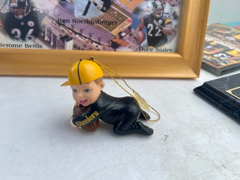 NFL Pittsburgh Steelers Ornament He Recovers The Fumble